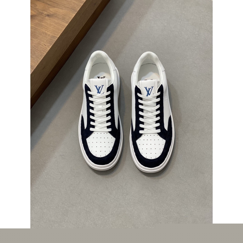l**is V*t*n sneakers